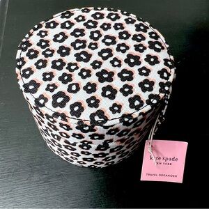 Kate Spade travel organizer in Flair Flora NWT